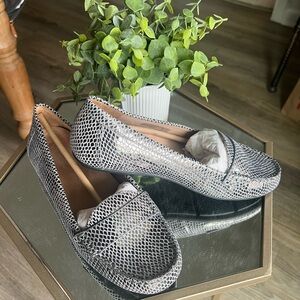 Vionic Chill Larrun Loafer sz 8